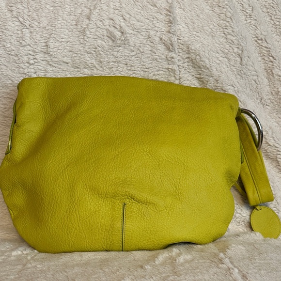 Petusco Lime Green Leather Shoulder Bag - Picture 3 of 8